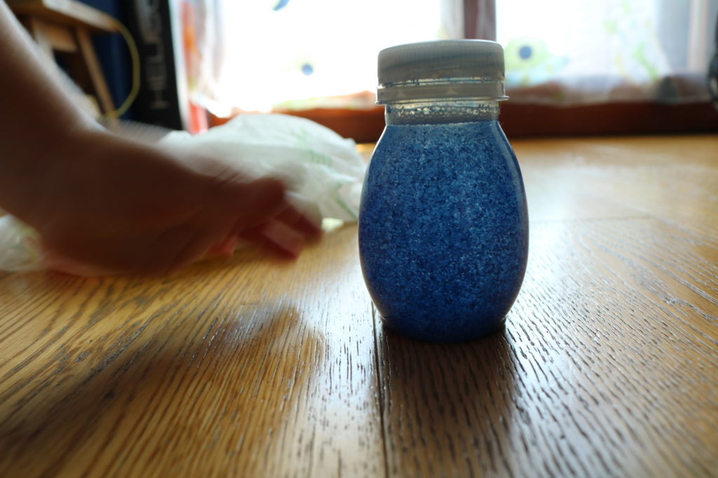 Le bottiglie della calma, le sensory bottles – Trapolino Blog – Da mamma  per mamme e per bambini